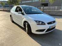 Usado Ford Focus Trend 115 CV (84 kW) 2007 Blanco Berlina