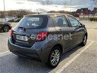 Usado Toyota Yaris Active 69 CV (50 kW) 2014 Gris / plata Utilitario