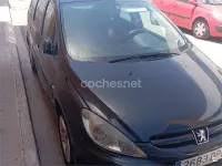 Usado Peugeot 307 110 CV (80 kW) 2005 Negro Familiar