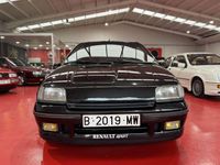 Usado Renault Clio 136 CV (100 kW) 1991 Negro Utilitario