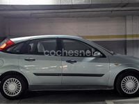Usado Ford Focus Ghia 100 CV (73 kW) 2000 Azul Berlina