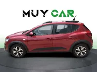 Usado Dacia Sandero Comfort 91 CV (66 kW) 2021 Burdeos Utilitario