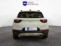 Usado Kia Stonic 84 CV (61 kW) 2024 Blanco SUV