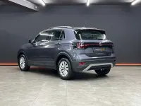 Usado VW T-Cross Advance 110 CV (80 kW) 2022 Gris SUV