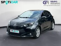 Usado Toyota Yaris Hybrid Style 116 CV (85 kW) 2021 Negro Berlina