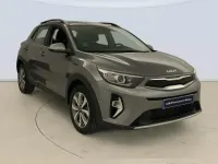 Usado Kia Stonic 100 CV (73 kW) 2025 Gris SUV