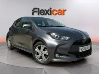 Usado Toyota Yaris Hybrid Active 116 CV (85 kW) 2025 Gris Berlina