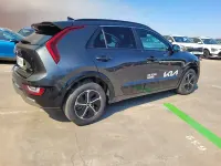 Usado Kia Niro 138 CV (101 kW) 2025 Gris / plata SUV
