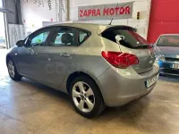 Usado Opel Astra Selective 115 CV (84 kW) 2012 Gris / plata Berlina