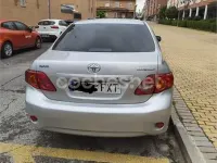 Usado Toyota Corolla Sol 126 CV (92 kW) 2007 Gris / plata Berlina