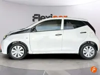 Usado Toyota Aygo X-play 72 CV (52 kW) 2022 Blanco Utilitario