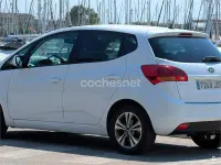Usado Kia Venga 128 CV (94 kW) 2015 Blanco Utilitario