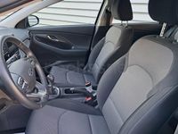 Usado Hyundai i30 110 CV (80 kW) 2024 Negro Berlina