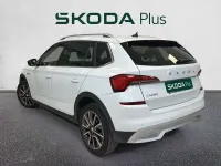 Usado Skoda Kamiq 110 CV (80 kW) 2022 Blanco SUV