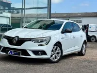 Usado Renault Mégane LIMITED 115 CV (84 kW) 2020 Blanco Berlina