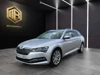 Usado Skoda Superb Style 150 CV (110 kW) 2022 Plateado Familiar