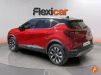 Usado Renault Captur Techno 90 CV (66 kW) 2024 Rojo SUV