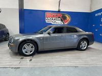 Usado Chrysler 300C 218 CV (160 kW) 2007 Gris / plata Berlina