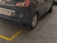 Usado Renault Scénic Dynamique 105 CV (77 kW) 2009 Gris / plata Monovolumen