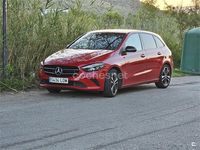 Begagnad Mercedes B180 122 HK (89 kW) 2019 Röd Minibuss