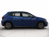 Usado VW Polo Life 95 CV (69 kW) 2023 Azul Berlina