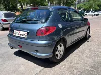 Usado Peugeot 206 70 CV (51 kW) 2006 Azul Berlina