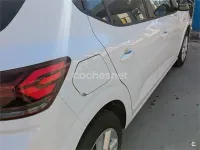 Usado Dacia Sandero Expression 101 CV (74 kW) 2023 Blanco Berlina