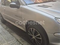 Usado Peugeot 206 90 CV (66 kW) 2004 Gris / plata Berlina
