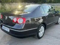 Usado VW Passat Highline 170 CV (125 kW) 2006 Gris / plata Berlina