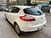 Usado Renault Mégane III Dynamique 115 CV (84 kW) 2014 Blanco Berlina