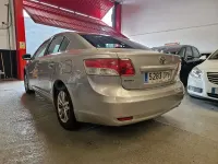 Usado Toyota Avensis Advance 126 CV (92 kW) 2009 Gris / plata Berlina