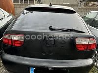 Usado Seat Leon Sport 105 CV (77 kW) 2001 Negro Utilitario