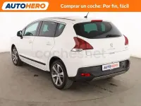 Usado Peugeot 3008 Allure 130 CV (95 kW) 2015 Blanco Familiar