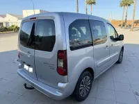 Usado Peugeot TePee Active 99 CV (72 kW) 2016 Gris Van