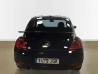 Usado VW Beetle Design 105 CV (77 kW) 2015 Negro Utilitario