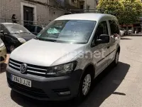 Usado VW Caddy Beach 102 CV (75 kW) 2015 Gris / plata Monovolumen