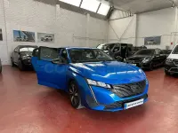 Usado Peugeot 308 Allure 130 CV (95 kW) 2022 Azul Berlina
