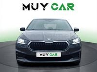 Usado Skoda Fabia Ambition 110 CV (80 kW) 2022 Gris / plata Berlina