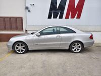 Usado Mercedes CLK270 Avantgarde 170 CV (125 kW) 2002 Gris / plata Coupe