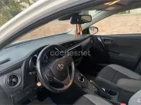 Usado Toyota Auris Hybrid 136 CV (100 kW) 2016 Blanco Familiar