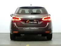 Usado Peugeot 308 Allure 130 CV (95 kW) 2015 Marrón Familiar