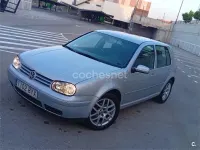 Usado VW Golf IV Highline 105 CV (77 kW) 2002 Gris / plata Berlina
