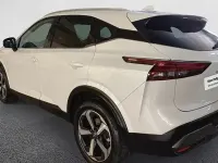 Usado Nissan Qashqai N-Connecta 158 CV (116 kW) 2022 Lunar white con techo midnight SUV