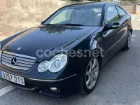Usado Mercedes C180 143 CV (105 kW) 2005 Gris / plata Berlina