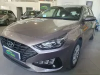 Usado Hyundai i30 110 CV (80 kW) 2022 Gris / plata Berlina