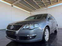 Usado VW Passat Highline 140 CV (102 kW) 2006 Gris / plata Berlina