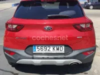 Usado Kia Stonic 120 CV (88 kW) 2018 Rojo SUV