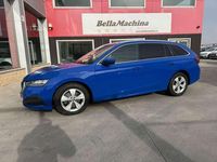 Usado Skoda Octavia Style 150 CV (110 kW) 2021 Azul Familiar