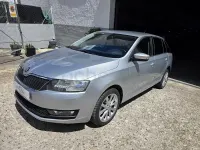 Usado Skoda Rapid Ambition 90 CV (66 kW) 2018 Gris / plata Utilitario