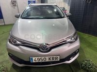 Usado Toyota Auris Hybrid Active 136 CV (100 kW) 2018 Gris / plata Familiar